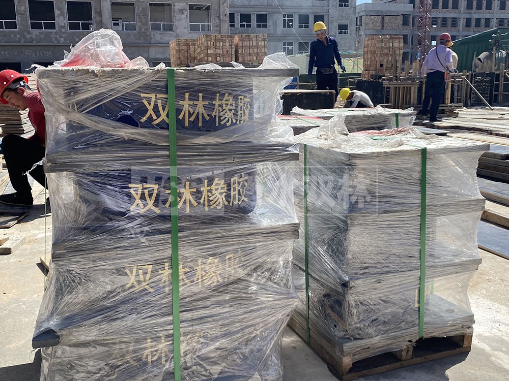 橡胶隔离支座 LNR1500天然橡胶支座生产厂家 建筑隔震铅芯支座生产厂家